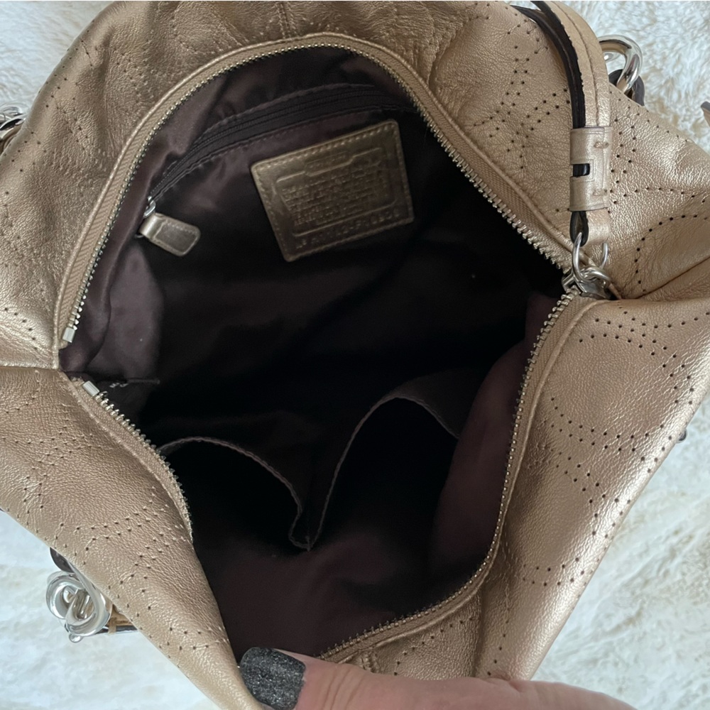 Gold Designer Women's Bag - Picture 14 of 15